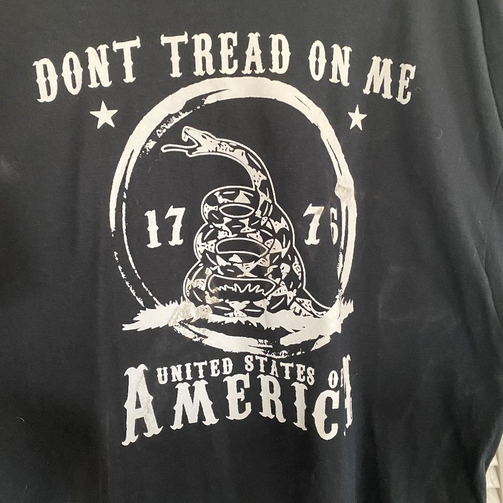 Black Don't Tread on Me t-shirt (*NWOT)